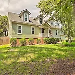 Savannah Family Home With Private Pool And Yard!