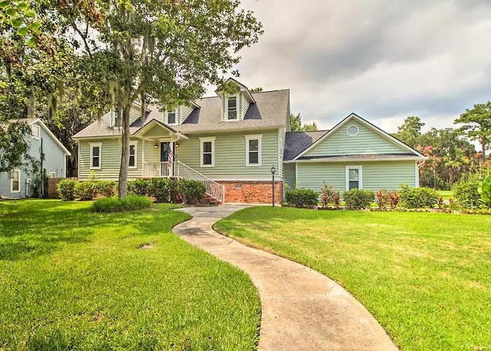 Savannah Family Home With Private Pool And Yard!